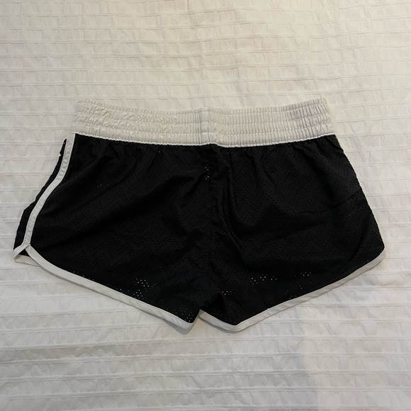 Black and white Water shorts Size XSmall - Picture 3 of 4